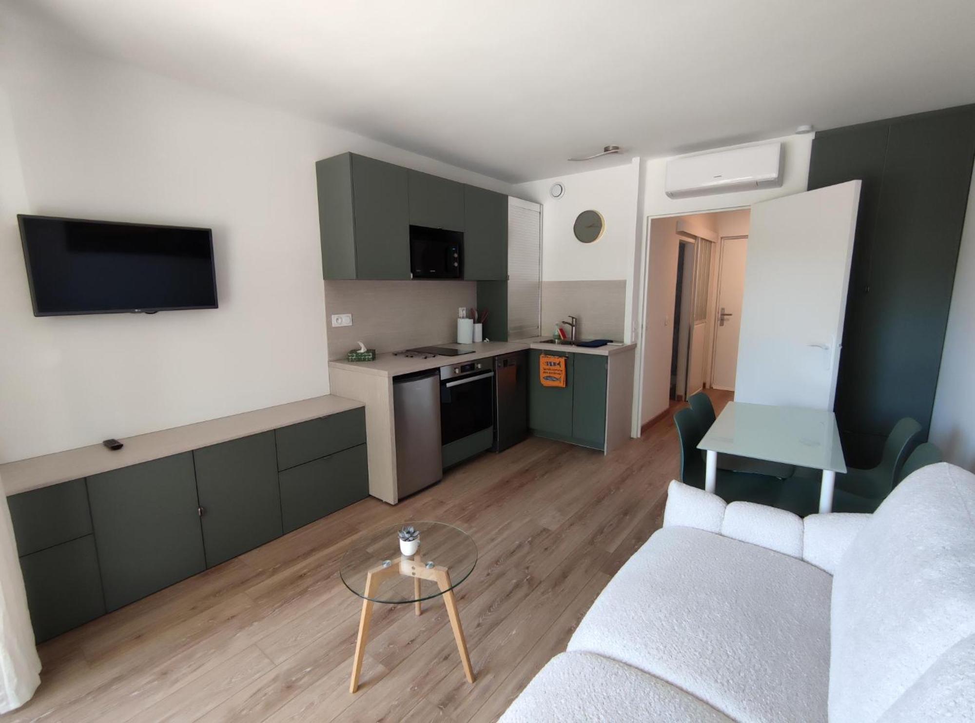 Studio Avec Parking Centre-Ville Face A La Gare Plage & Commerces Arcachon Exterior foto